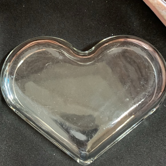 Glass Heart-Shaped Jewelry/Trinket Box with Lid & Floral Design - Picture 7 of 10